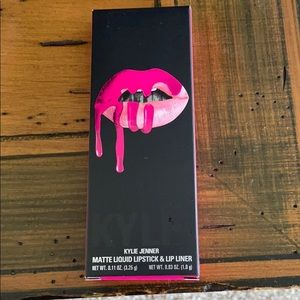 Kylie matte lipstick and lip liner